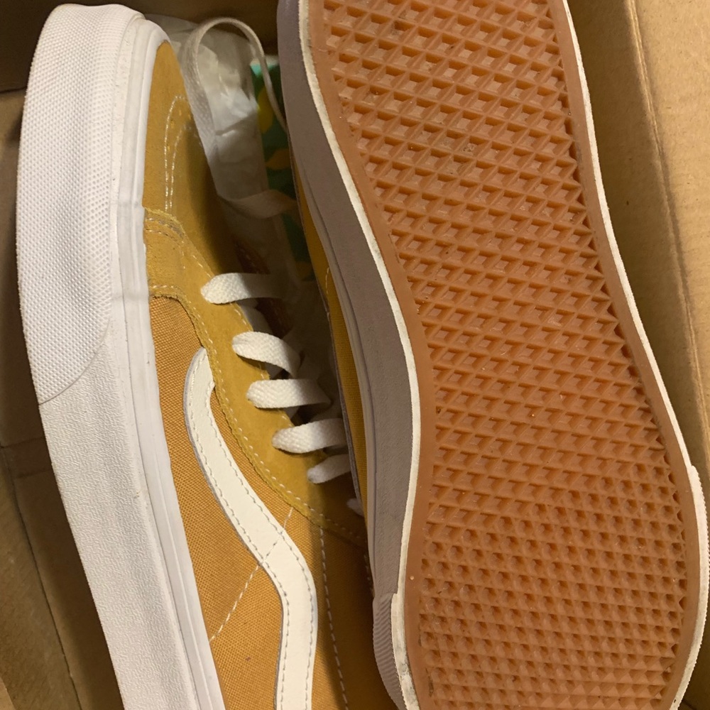 vans - Picture 2 of 3